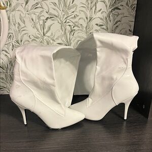 Elegant White Thigh High Heeled Boots